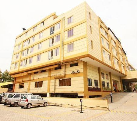Hotel Pai Vista Mysore Bagian luar foto