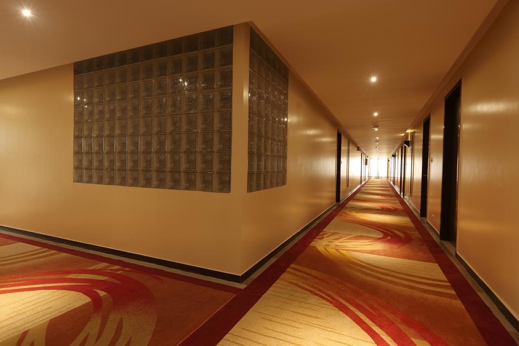 Hotel Pai Vista Mysore Bagian luar foto