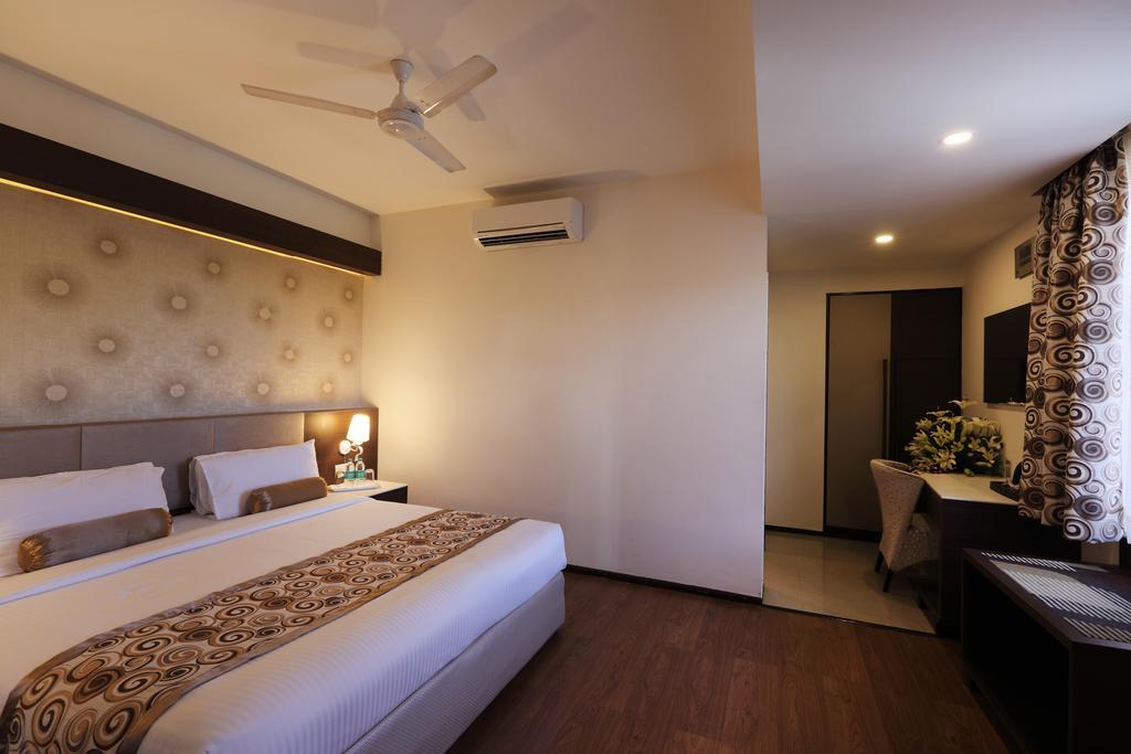 Hotel Pai Vista Mysore Bagian luar foto